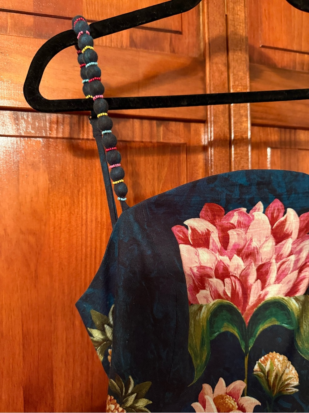 BARBOUR X FARM RIO Wild Flower Dress
Navy Floral Spaghetti-Strap Midi Dress - Picture 10 of 11